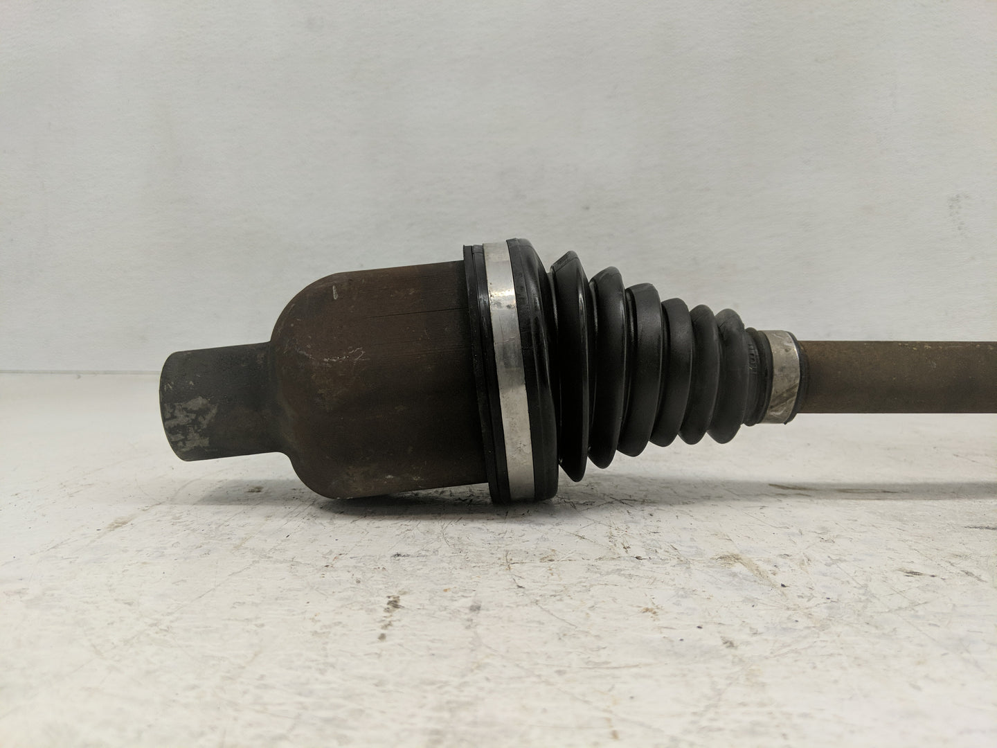 2017-2017 Chevrolet Traverse Axle Shaft Front Driver Cv C/v - Oemusedautoparts1.com