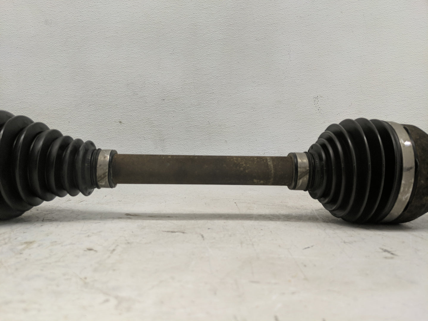 2017-2017 Chevrolet Traverse Axle Shaft Front Driver Cv C/v - Oemusedautoparts1.com