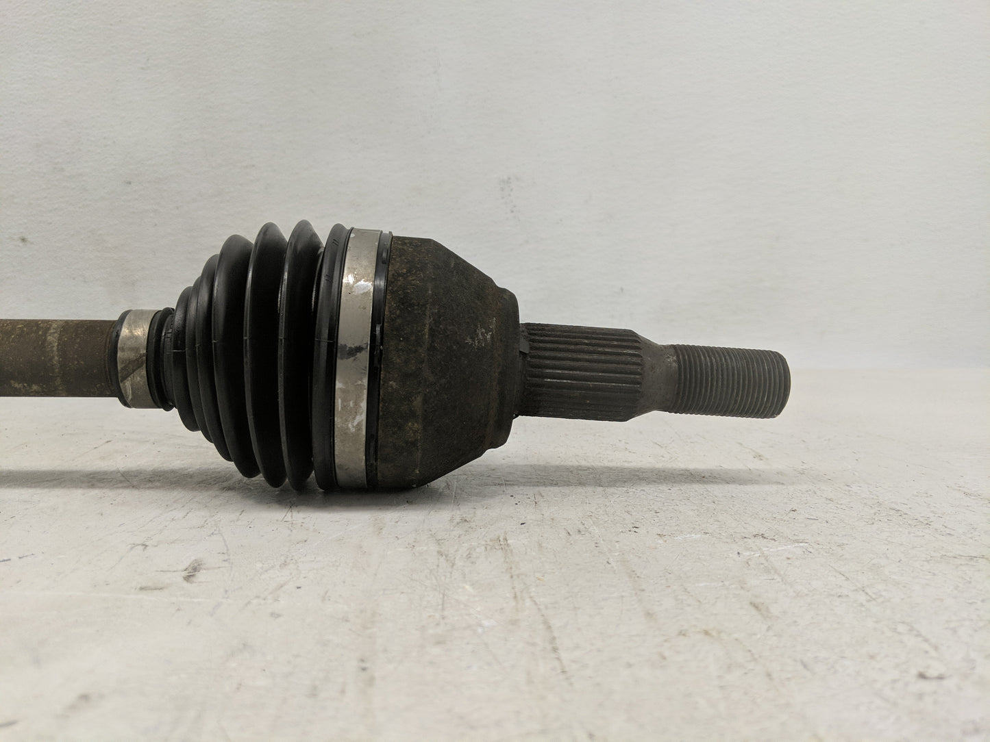2017-2017 Chevrolet Traverse Axle Shaft Front Driver Cv C/v - Oemusedautoparts1.com