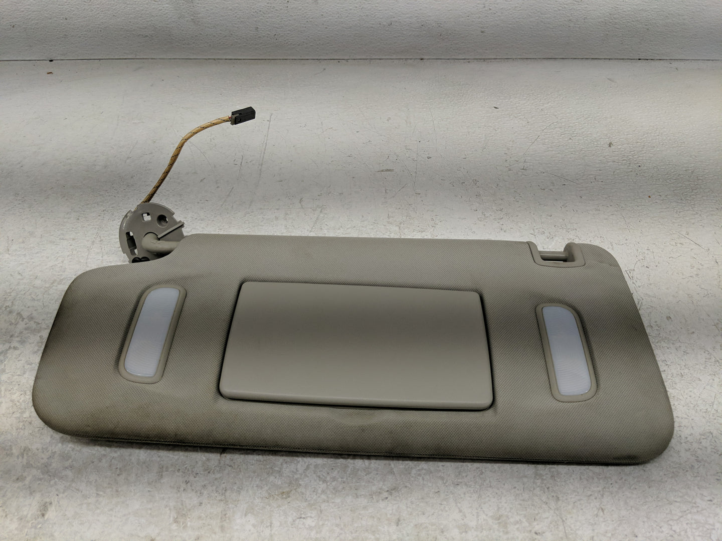2012 Chevrolet Traverse Sun Visor Shade Replacement Driver Left Mirror Fits OEM Used Auto Parts - Oemusedautoparts1.com