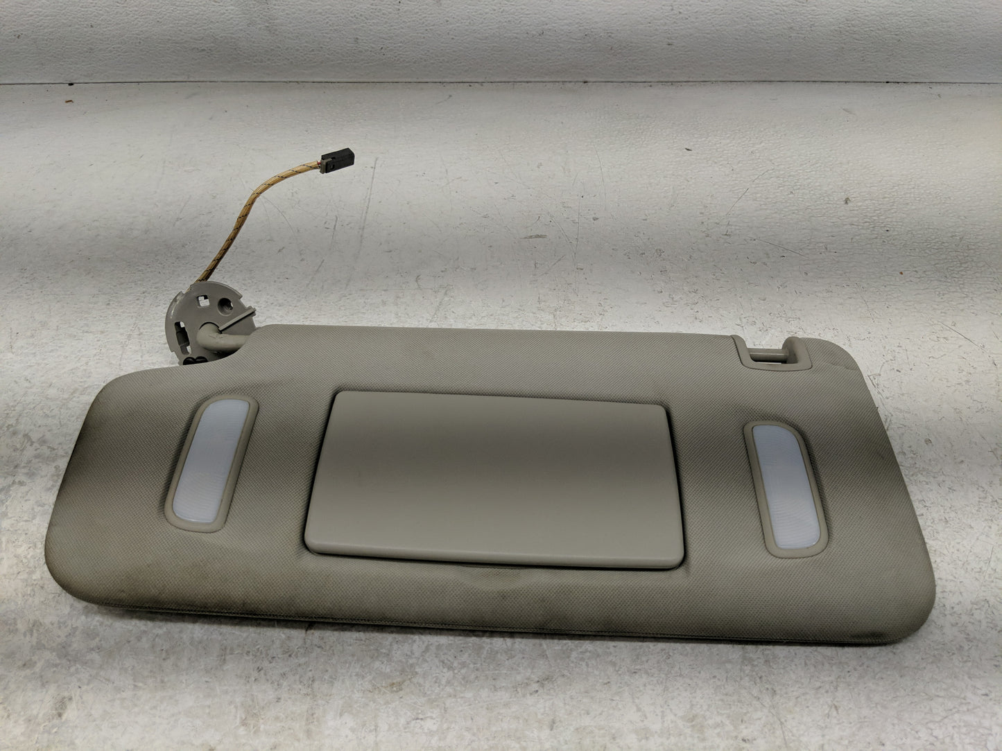 2012 Chevrolet Traverse Sun Visor Shade Replacement Driver Left Mirror Fits OEM Used Auto Parts - Oemusedautoparts1.com
