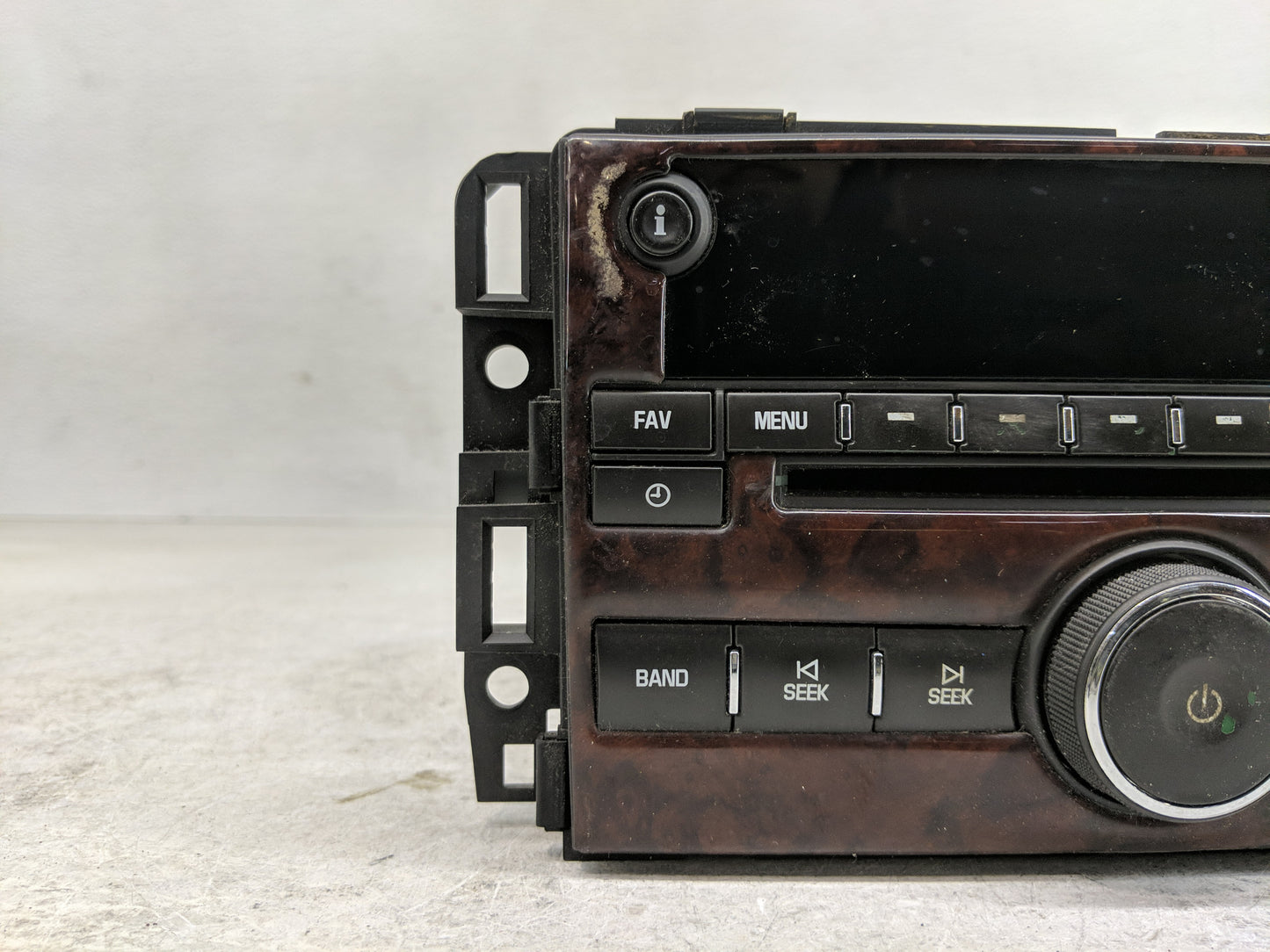 2012 Chevrolet Traverse Radio AM FM Cd Player Receiver Replacement P/N:20935116 Fits OEM Used Auto Parts - Oemusedautoparts1