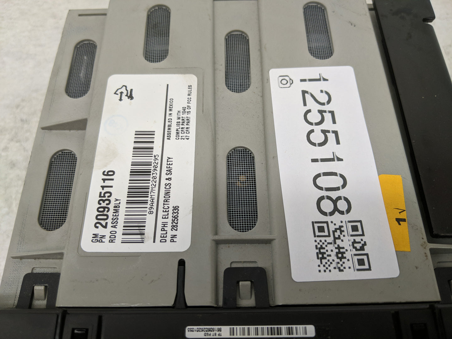 2012 Chevrolet Traverse Radio AM FM Cd Player Receiver Replacement P/N:20935116 Fits OEM Used Auto Parts - Oemusedautoparts1