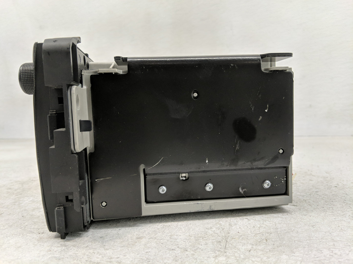 2012 Chevrolet Traverse Radio AM FM Cd Player Receiver Replacement P/N:20935116 Fits OEM Used Auto Parts - Oemusedautoparts1