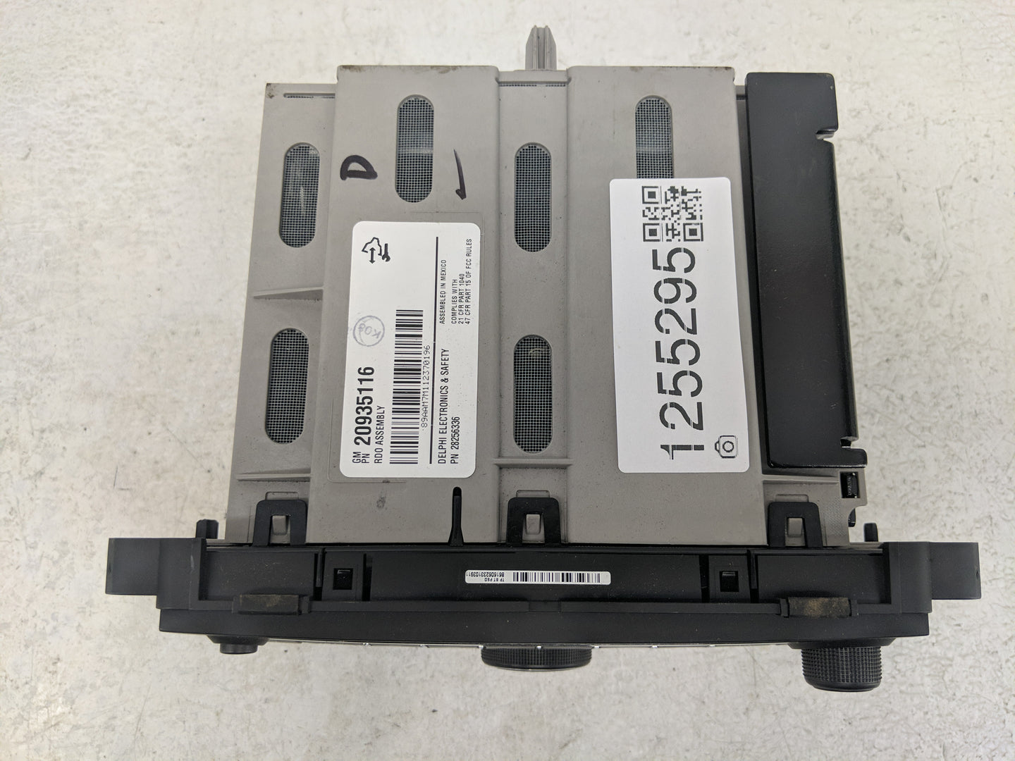 2012 Chevrolet Traverse Radio AM FM Cd Player Receiver Replacement P/N:20935116 Fits OEM Used Auto Parts - Oemusedautoparts1