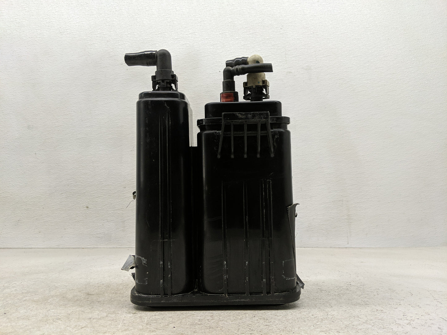 2012 Chevrolet Traverse Fuel Vapor Charcoal Canister - Oemusedautoparts1.com