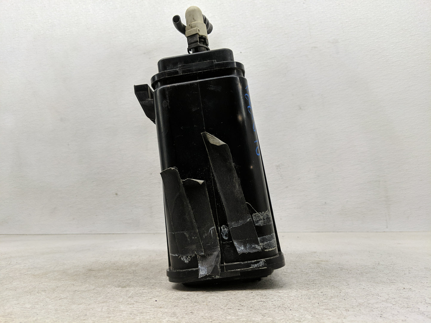 2012 Chevrolet Traverse Fuel Vapor Charcoal Canister 1261283 - Oemusedautoparts1.com
