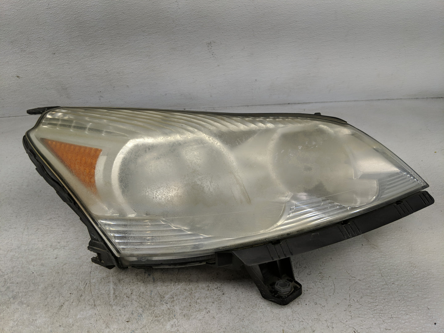 2012 Chevrolet Traverse Passenger Right Oem Head Light Headlight Lamp - Oemusedautoparts1.com