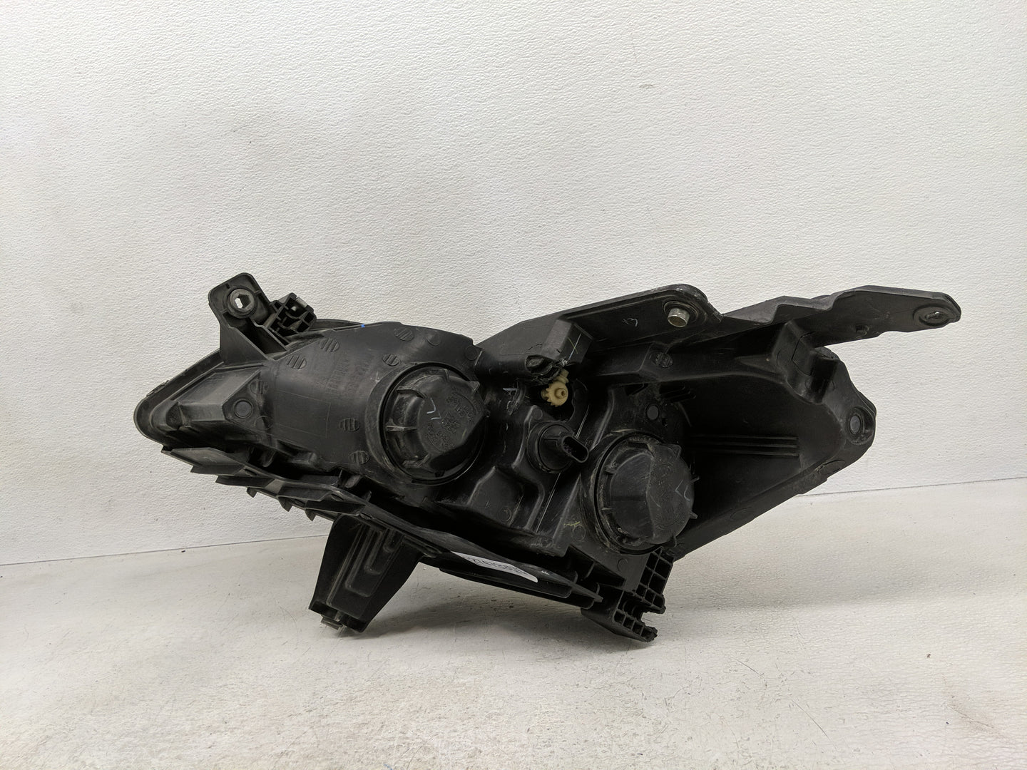 2012 Chevrolet Traverse Passenger Right Oem Head Light Headlight Lamp - Oemusedautoparts1.com