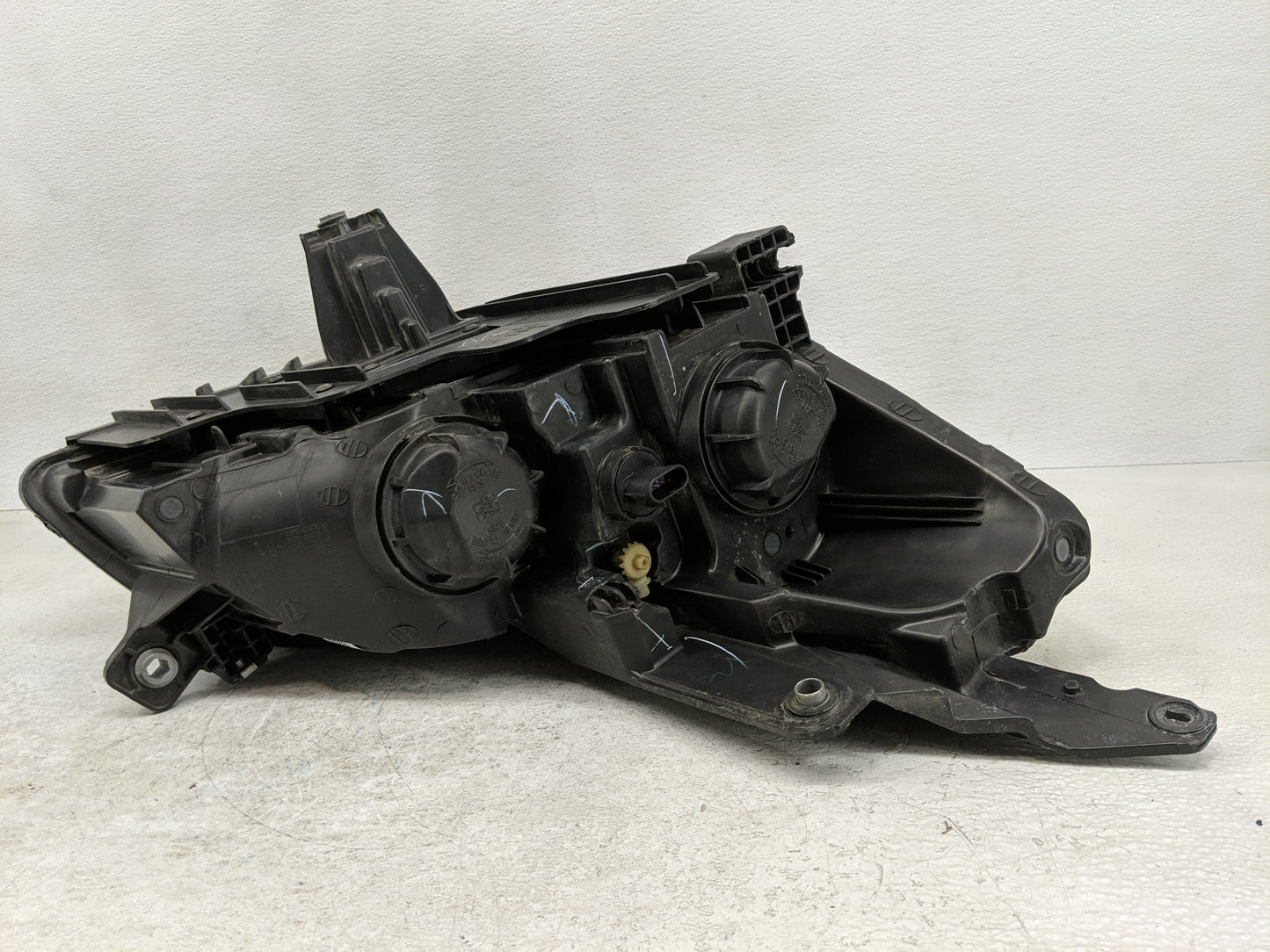 2012 Chevrolet Traverse Driver Left Oem Head Light Headlight Lamp - Oemusedautoparts1.com