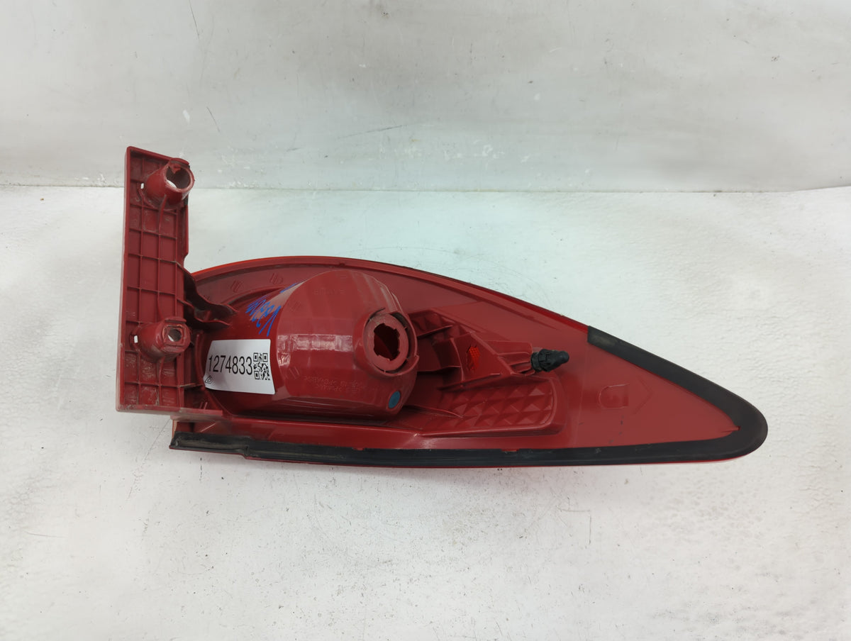2009-2012 Chevrolet Traverse Tail Light Assembly Passenger Right OEM Fits Fits 2009 2010 2011 2012 OEM Used Auto Parts - Oem