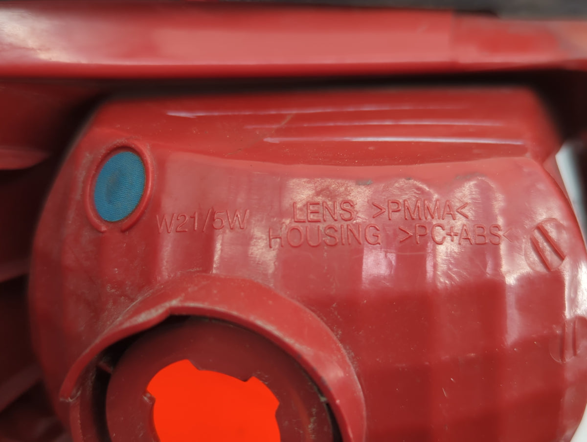 2009-2012 Chevrolet Traverse Tail Light Assembly Passenger Right OEM Fits Fits 2009 2010 2011 2012 OEM Used Auto Parts - Oem