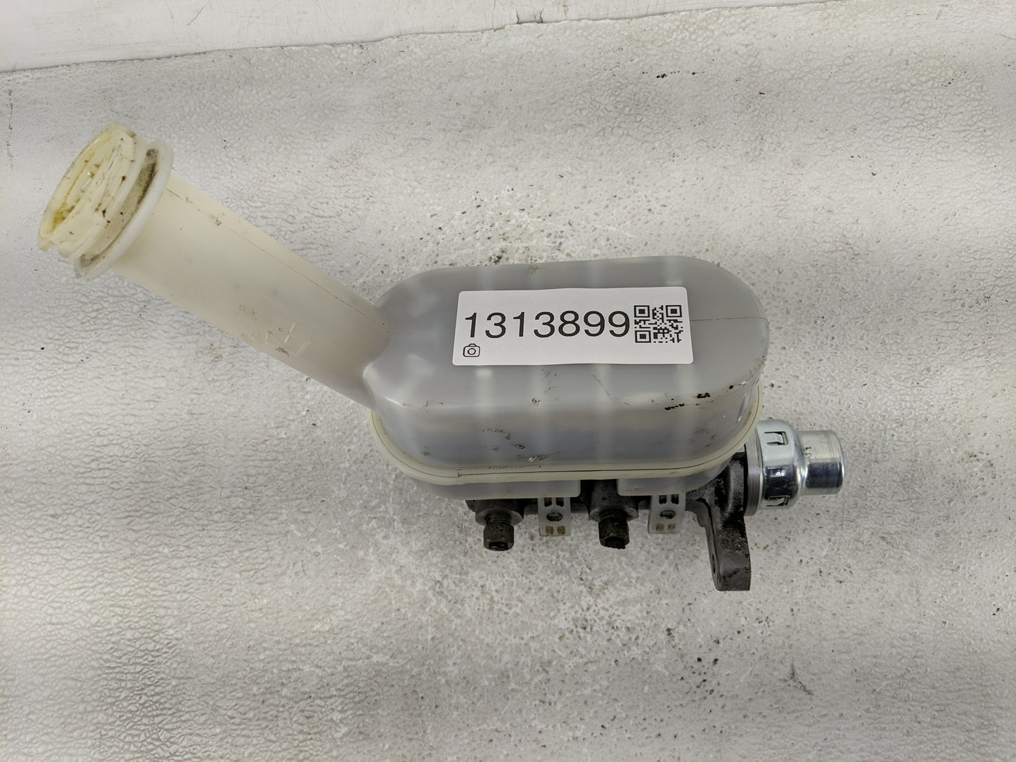 Chevrolet Traverse Brake Master Cylinder 1313899 - Oemusedautoparts1.com