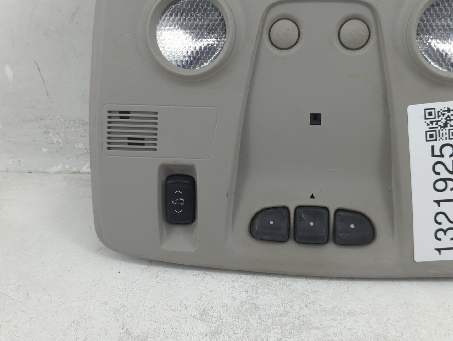 Chevrolet Traverse Overhead Roof Console 1321925 - Oemusedautoparts1.com