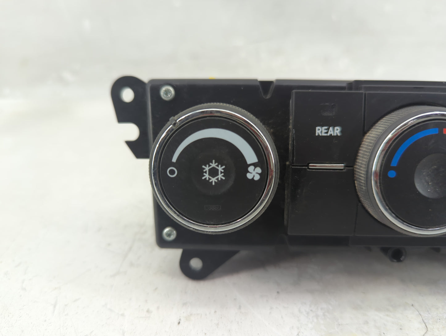 2012 Chevrolet Traverse Climate Control Module Temperature AC/Heater Replacement P/N:20917130 Fits OEM Used Auto Parts - Oem