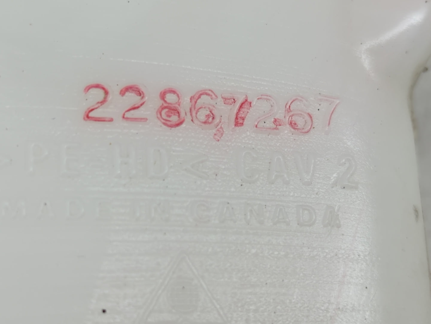 Chevrolet Traverse Windshield Washer Fluid Reservoir Bottle Oem - Oemusedautoparts1.com