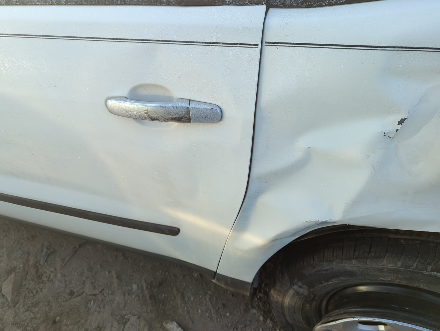 2012 Chevrolet Traverse Driver Rear Door Oem - Oemusedautoparts1.com