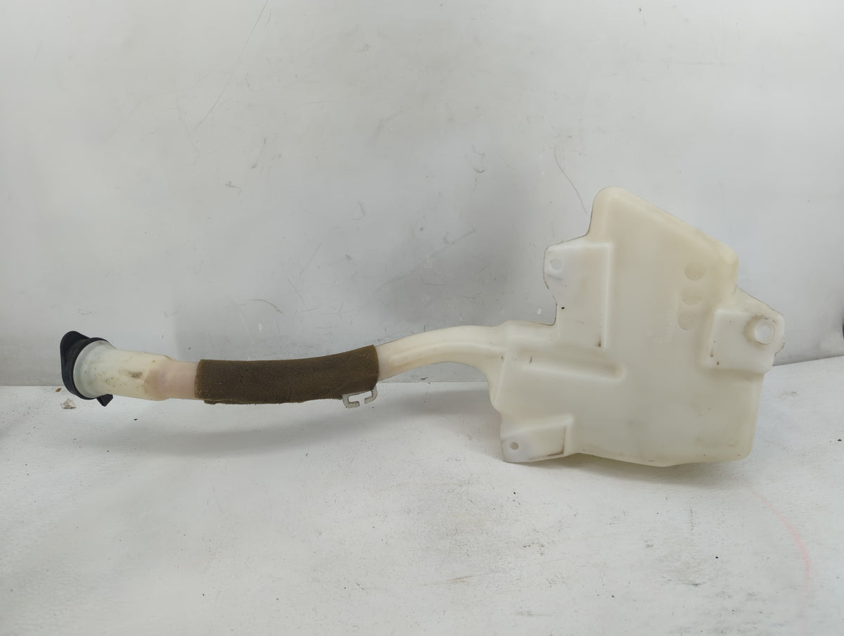 Chevrolet Traverse Windshield Washer Fluid Reservoir Bottle 1376217 - Oemusedautoparts1.com