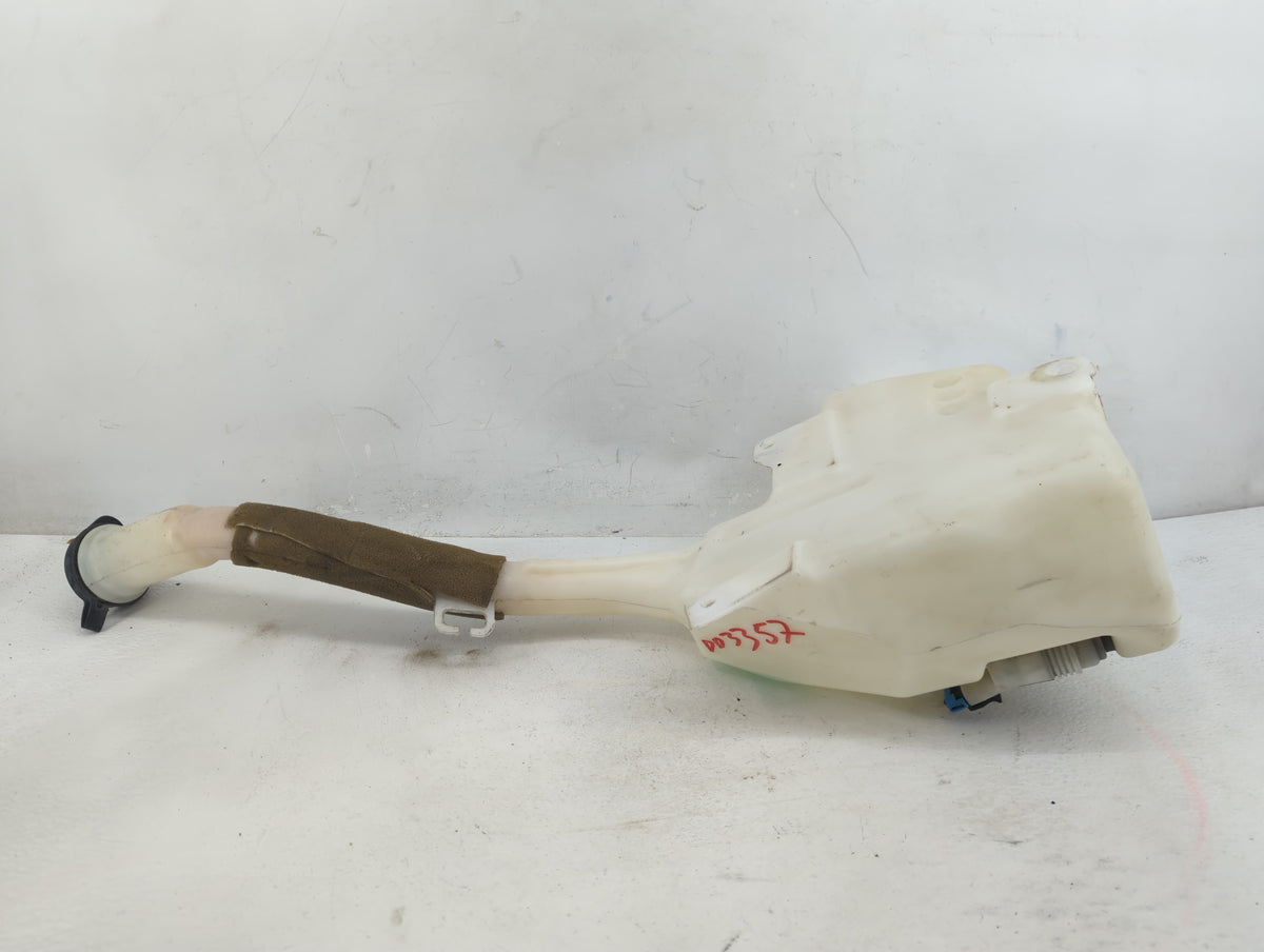 Chevrolet Traverse Windshield Washer Fluid Reservoir Bottle 1376217 - Oemusedautoparts1.com