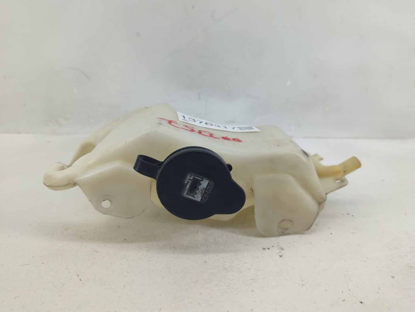 Chevrolet Traverse Windshield Washer Fluid Reservoir Bottle Oem - Oemusedautoparts1.com