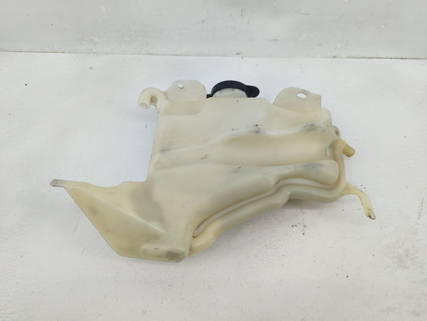 Chevrolet Traverse Windshield Washer Fluid Reservoir Bottle Oem - Oemusedautoparts1.com