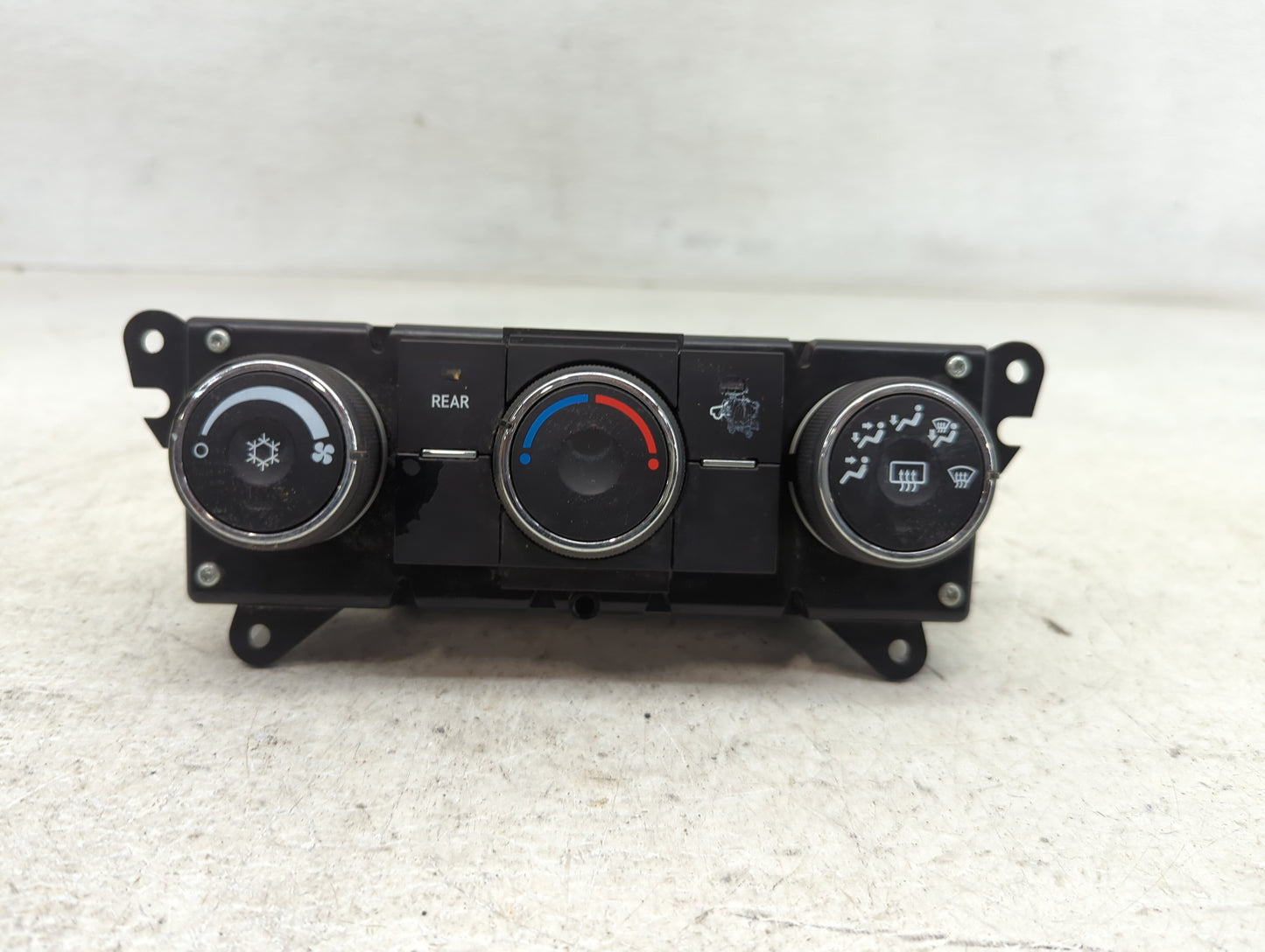 2012 Chevrolet Traverse Climate Control Module Temperature AC/Heater Replacement P/N:20917130 Fits OEM Used Auto Parts - Oem
