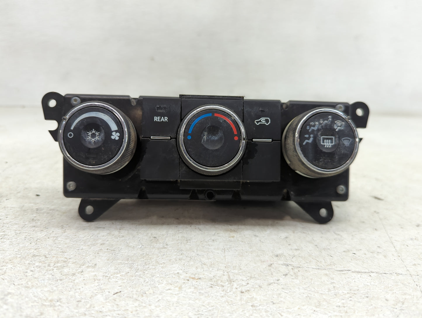 2012 Chevrolet Traverse Climate Control Module Temperature AC/Heater Replacement P/N:20917130 Fits OEM Used Auto Parts - Oem