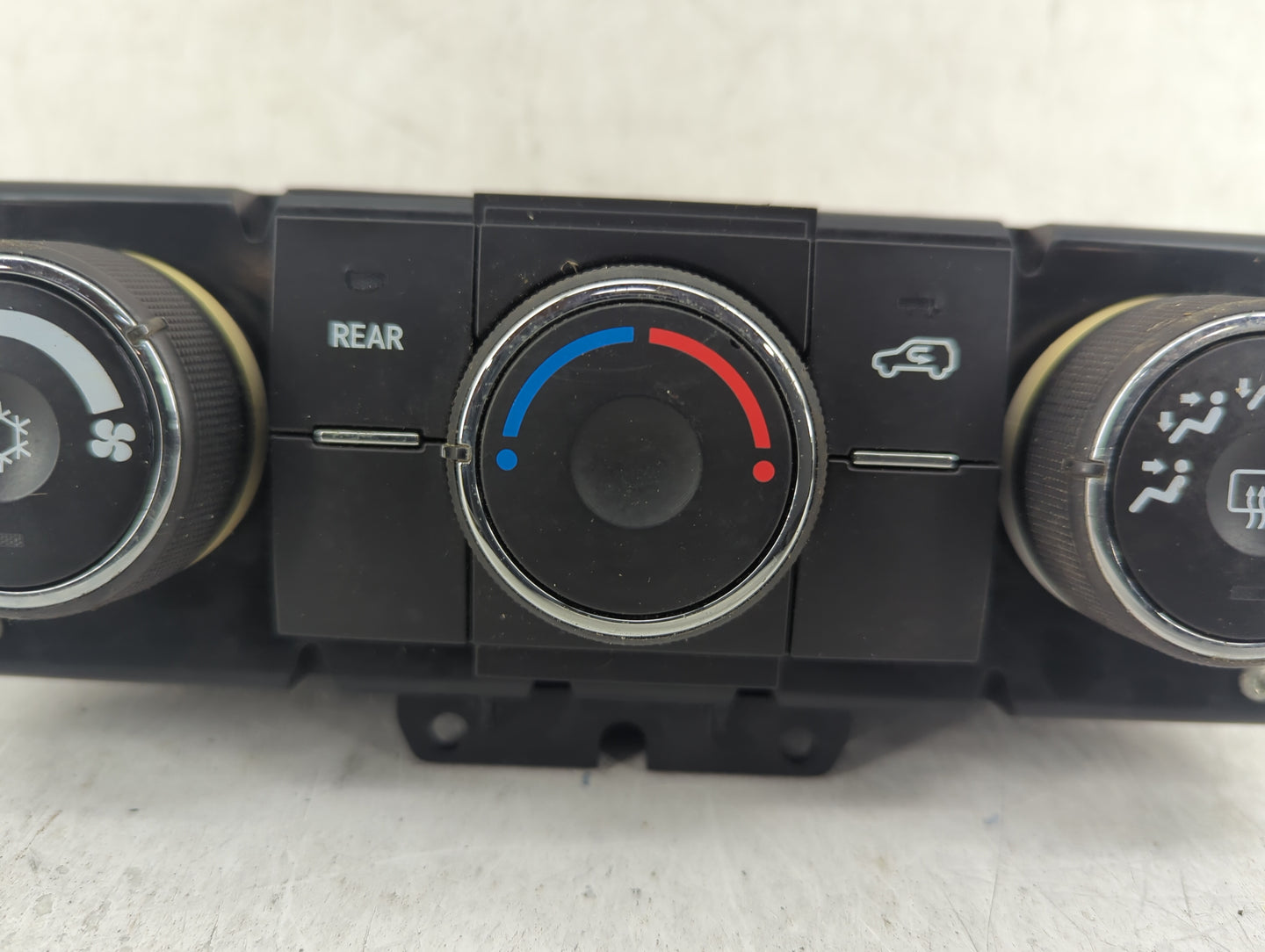 2012 Chevrolet Traverse Climate Control Module Temperature AC/Heater Replacement Fits OEM Used Auto Parts - Oemusedautoparts