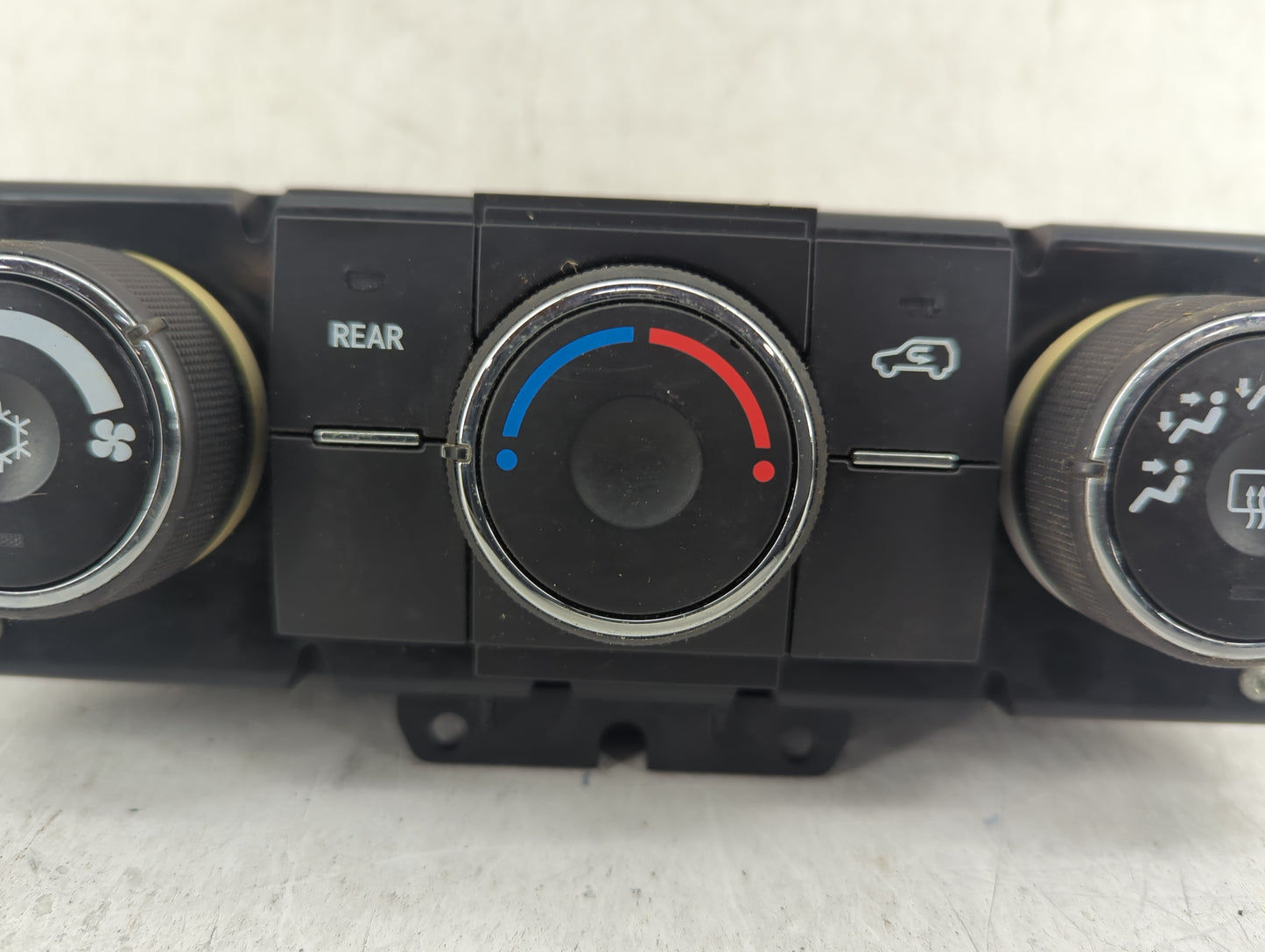 2012 Chevrolet Traverse Climate Control Module Temperature AC/Heater Replacement Fits OEM Used Auto Parts - Oemusedautoparts