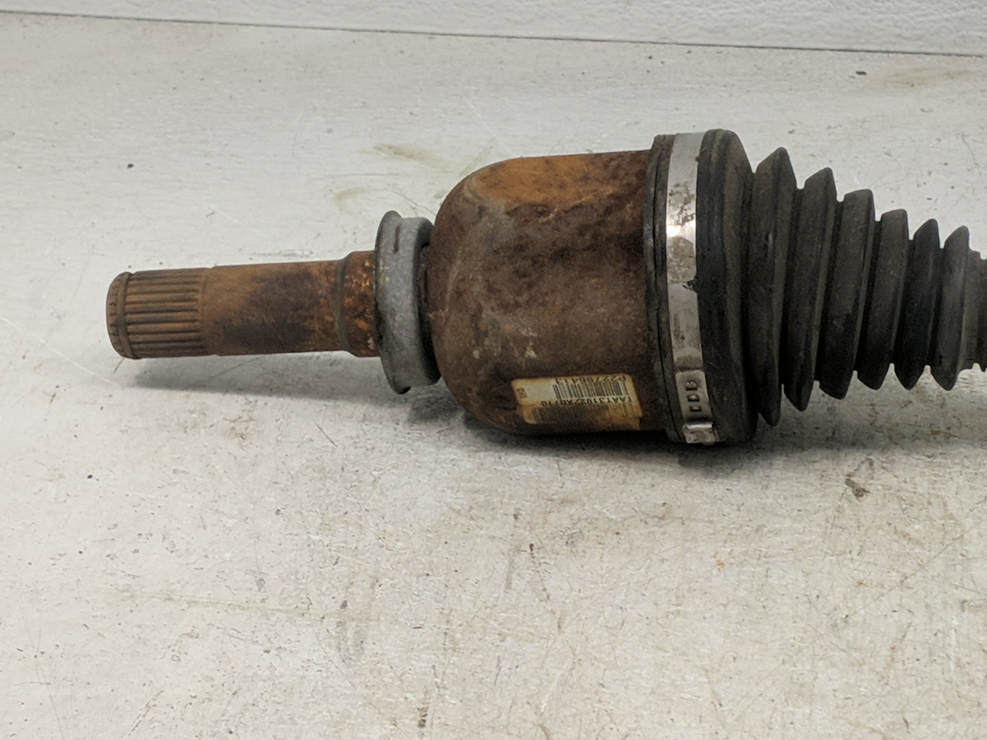 2017-2017 Chevrolet Traverse Axle Shaft Front Passenger Cv C/v 1428631 - Oemusedautoparts1.com