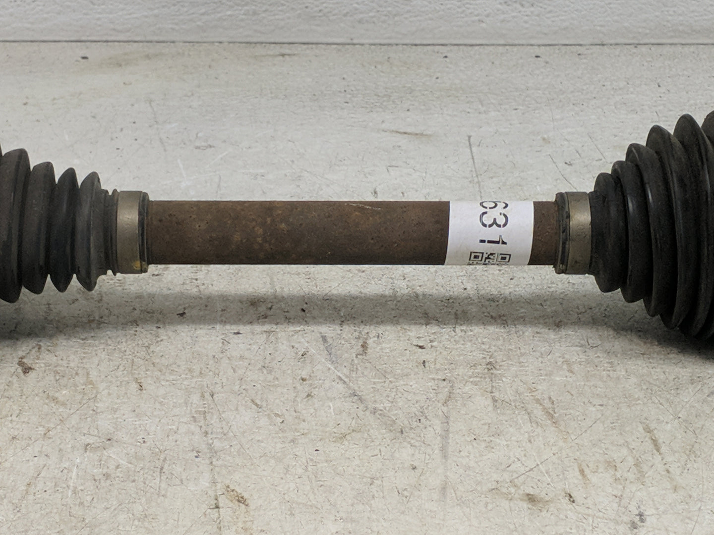 2017-2017 Chevrolet Traverse Axle Shaft Front Passenger Cv C/v 1428631 - Oemusedautoparts1.com
