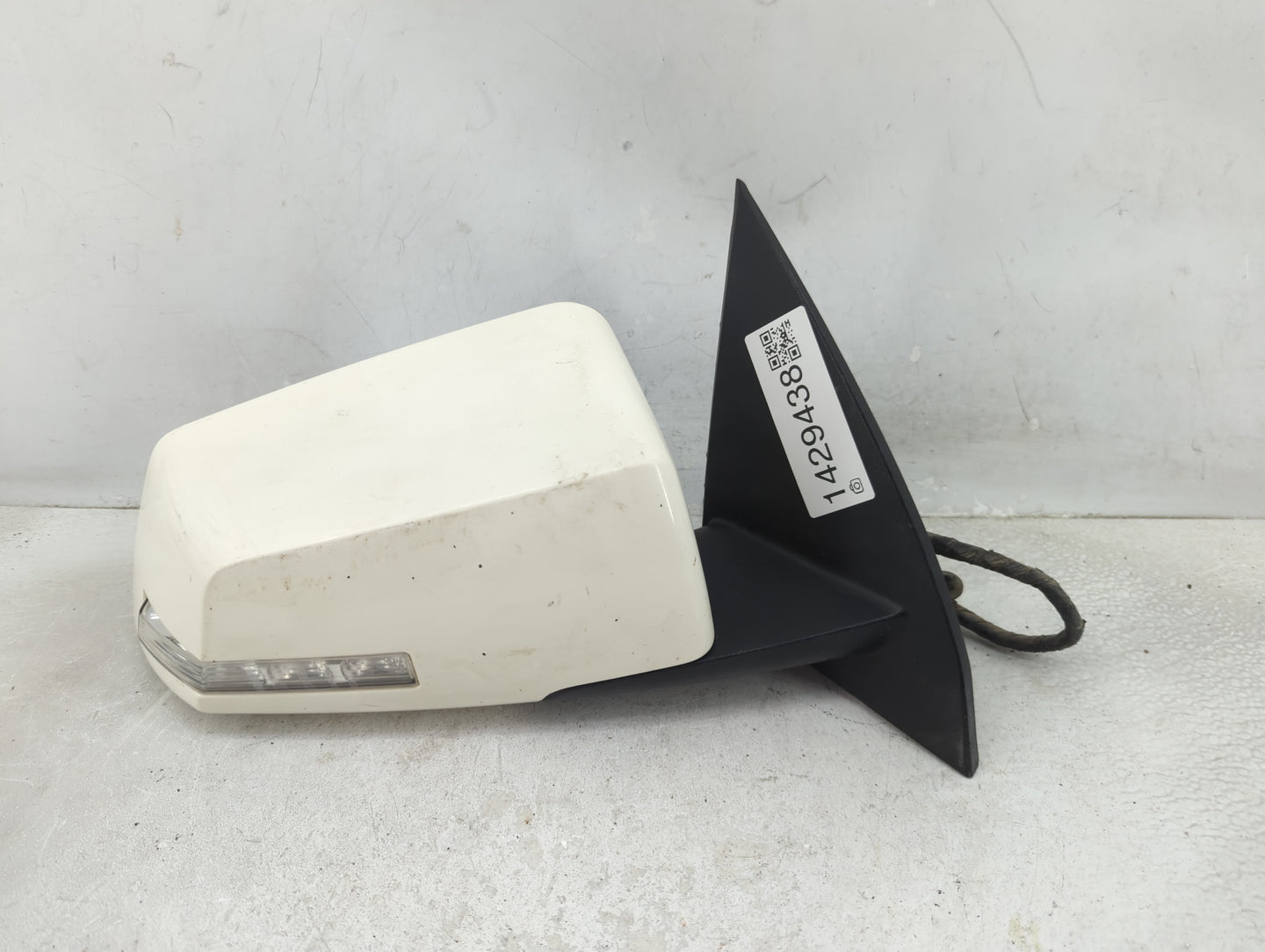 2012 Chevrolet Traverse Passenger Side View Mirror - Right Door Mirror OEM Used - Oemusedautoparts1.com