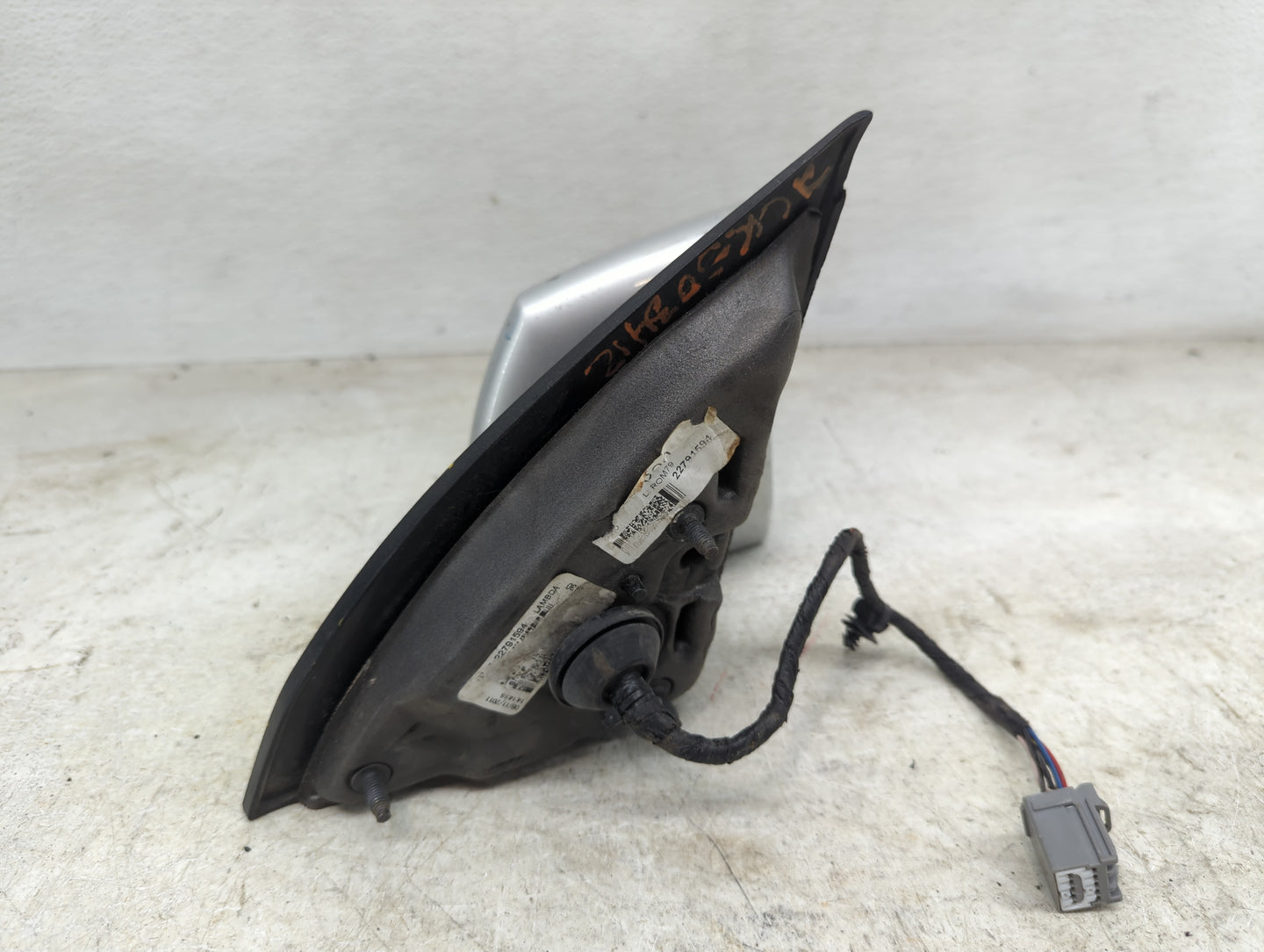 2012 Chevrolet Traverse Passenger Side View Mirror - Right Door Mirror OEM Used - Oemusedautoparts1.com