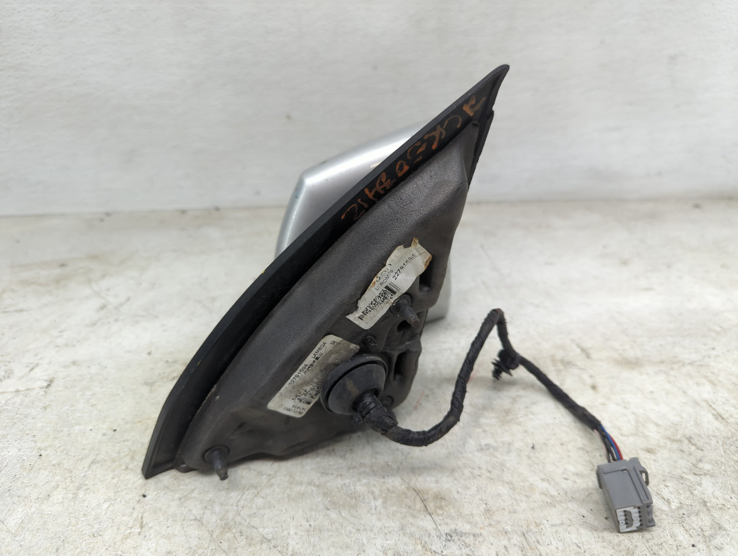 2012 Chevrolet Traverse Passenger Side View Mirror - Right Door Mirror OEM Used - Oemusedautoparts1.com