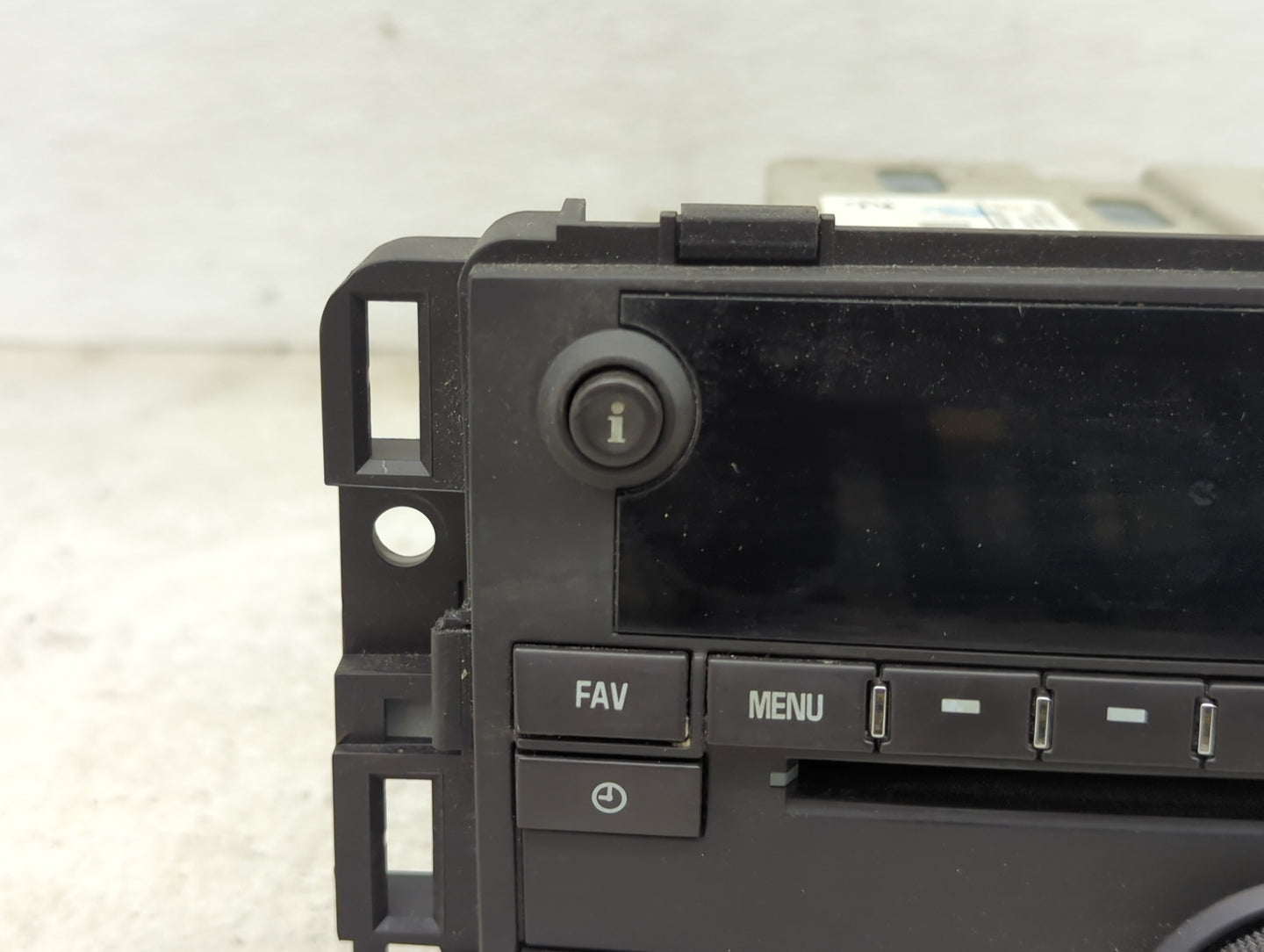 2014-2017 Chevrolet Traverse Radio AM FM Cd Player Receiver Replacement P/N:20935119 28256339 Fits OEM Used Auto Parts - Oem