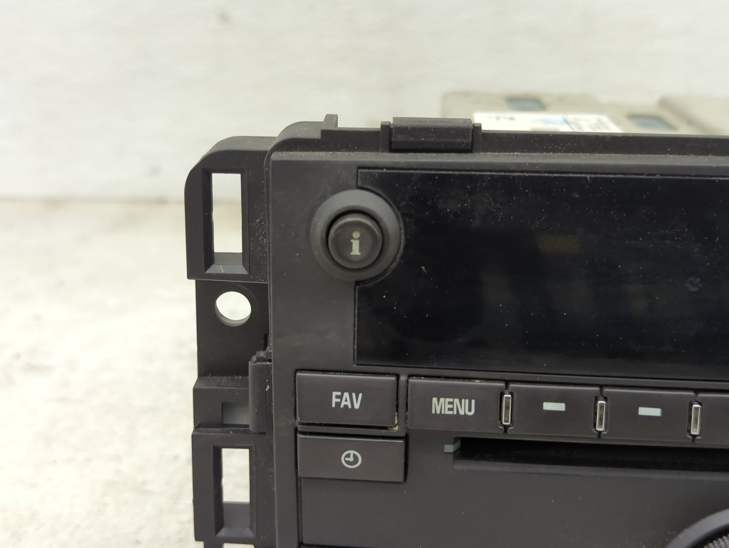 2014-2017 Chevrolet Traverse Radio AM FM Cd Player Receiver Replacement P/N:20935119 28256339 Fits OEM Used Auto Parts - Oem