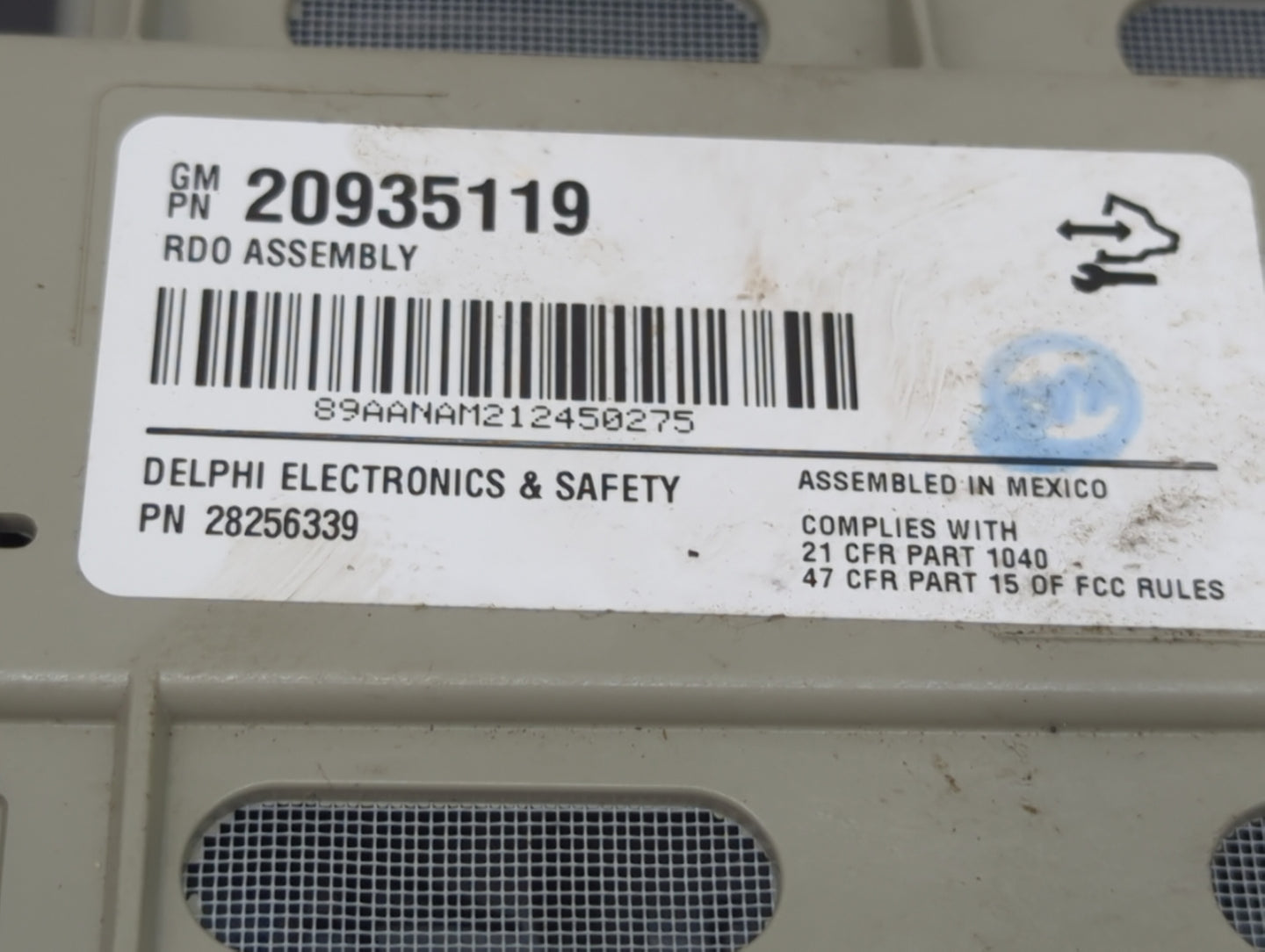 2014-2017 Chevrolet Traverse Radio AM FM Cd Player Receiver Replacement P/N:20935119 28256339 Fits OEM Used Auto Parts - Oem