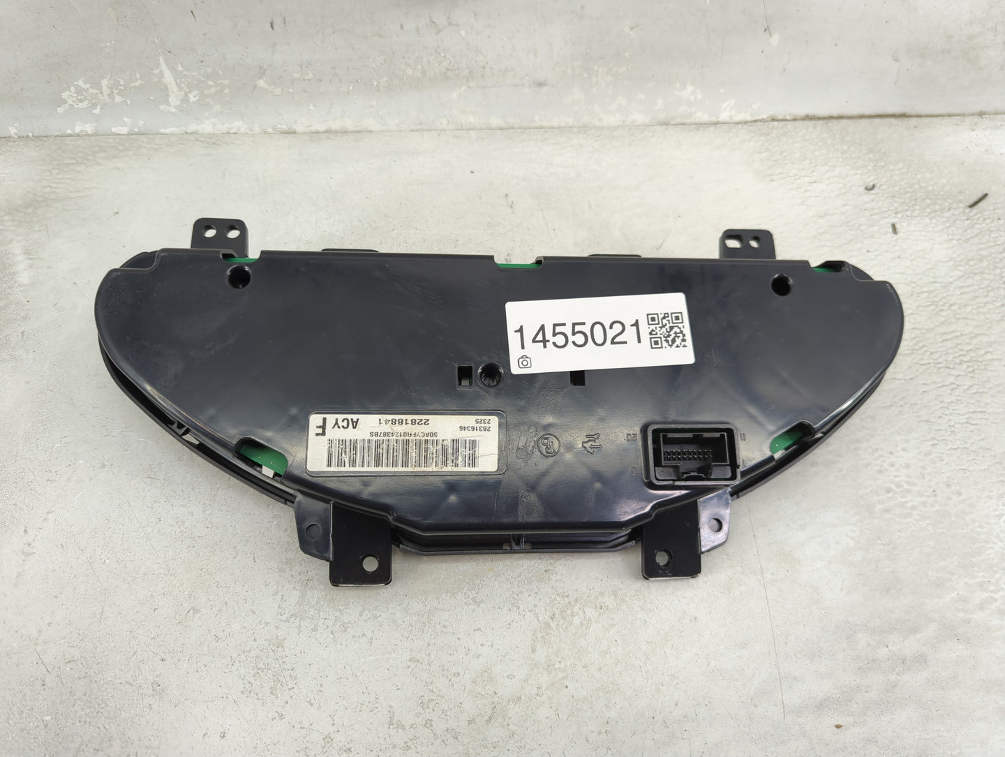 2012 Chevrolet Traverse Instrument Cluster Speedometer Gauges P/N:28316346 22818841, 50ACYFR0124387BS Miles: Fits OEM Used A