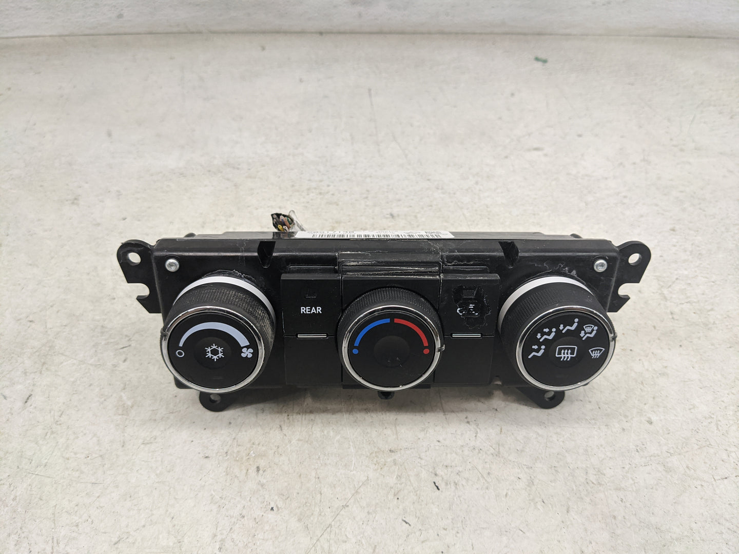 2012 Chevrolet Traverse Climate Control Module Temperature AC/Heater Replacement P/N:20917130 Fits OEM Used Auto Parts - Oem
