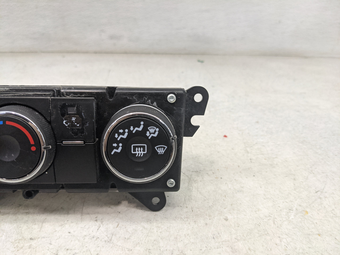 2012 Chevrolet Traverse Climate Control Module Temperature AC/Heater Replacement P/N:20917130 Fits OEM Used Auto Parts - Oem