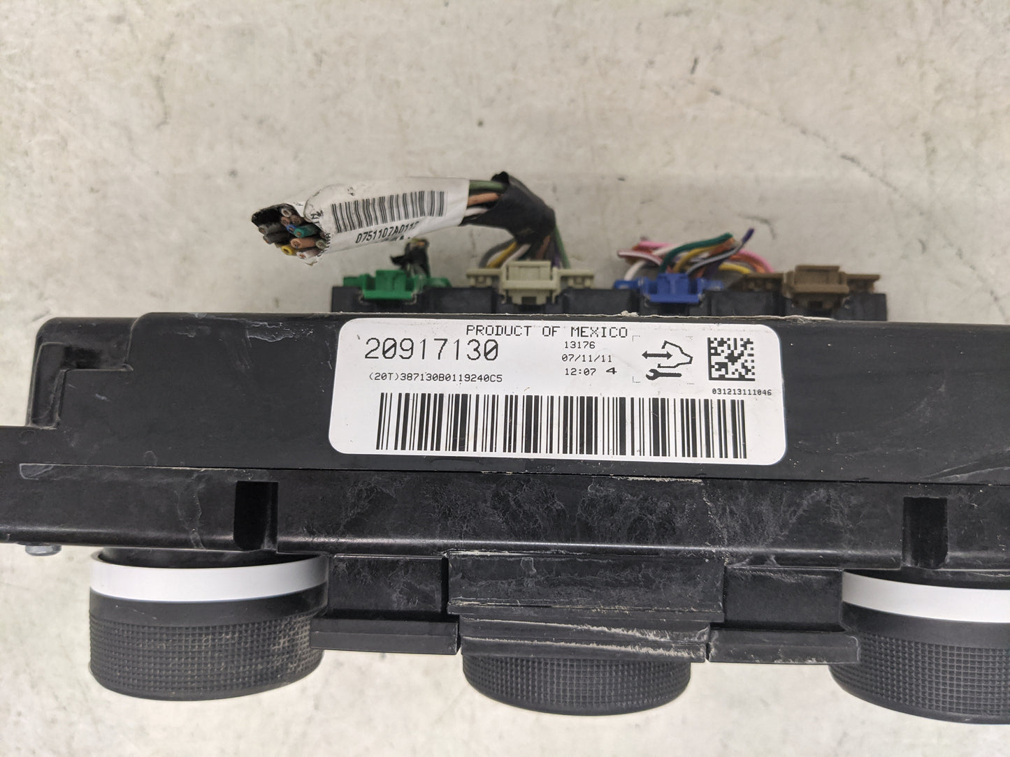 2012 Chevrolet Traverse Climate Control Module Temperature AC/Heater Replacement P/N:20917130 Fits OEM Used Auto Parts - Oem