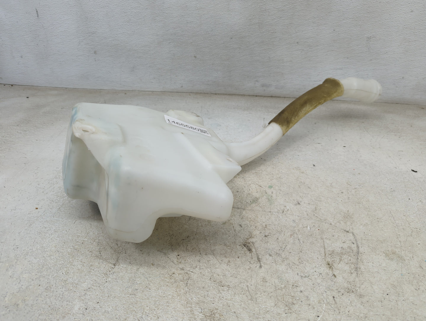 Chevrolet Traverse Windshield Washer Fluid Reservoir Bottle Oem 1465580 - Oemusedautoparts1.com