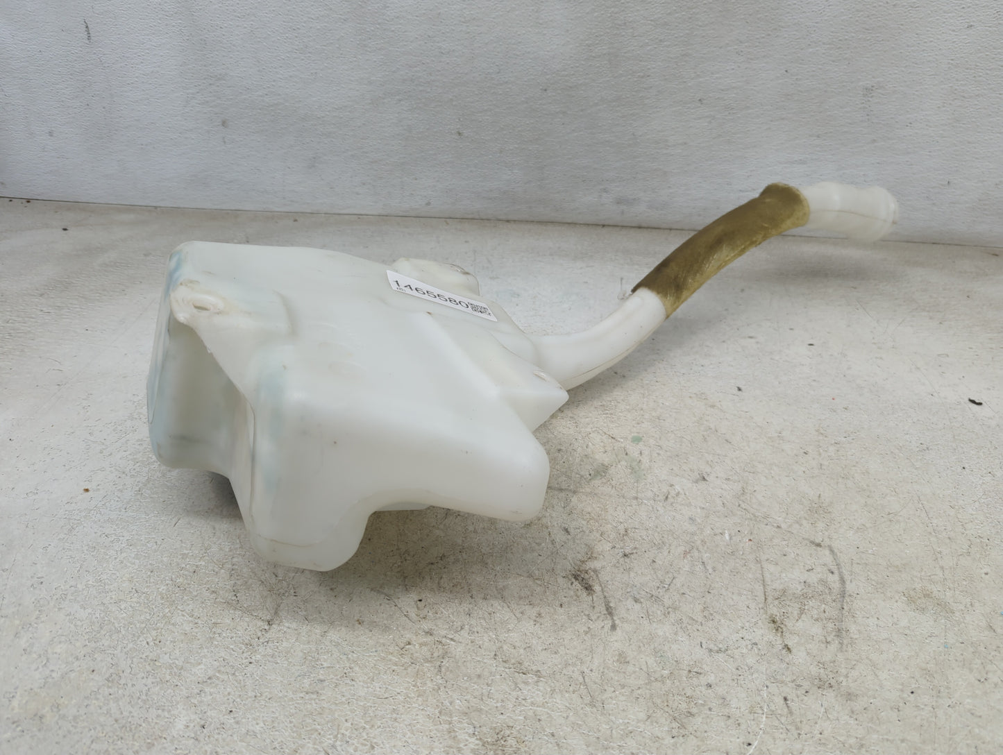 Chevrolet Traverse Windshield Washer Fluid Reservoir Bottle Oem 1465580 - Oemusedautoparts1.com