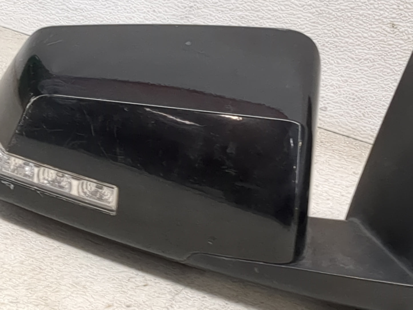 2012 Chevrolet Traverse Passenger Side View Mirror - Right Door Mirror OEM Used - Oemusedautoparts1.com