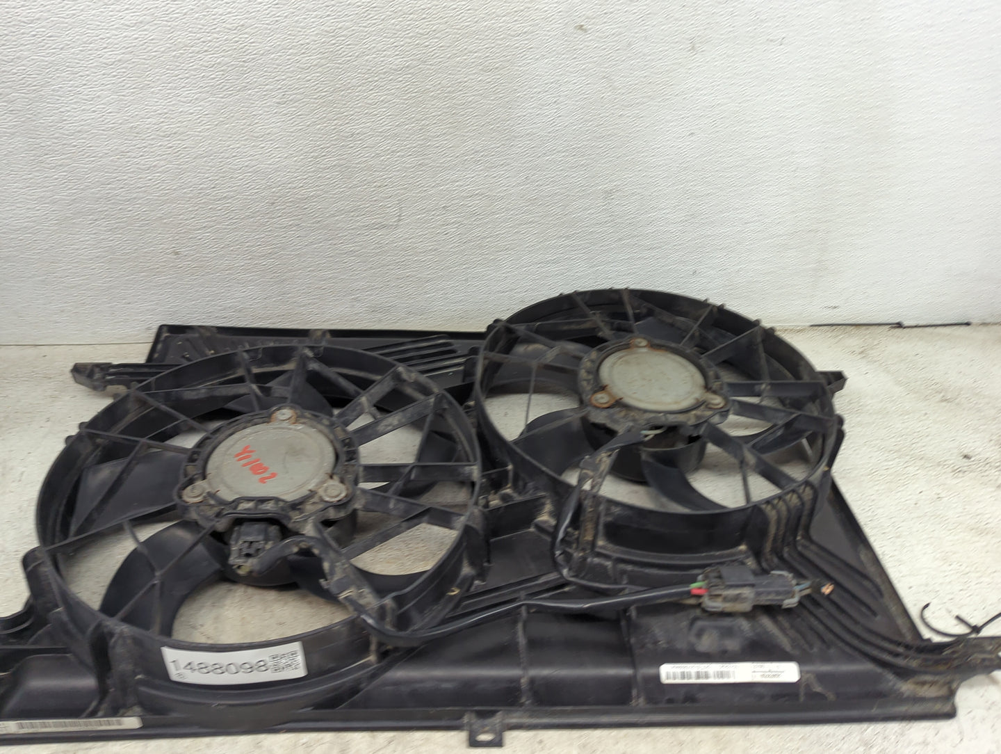 2017 Chevrolet Traverse Electric Radiator Cooling Fan Motor Assembly P/N:15226663 20972759 Fits OEM Used Auto Parts - Oemuse