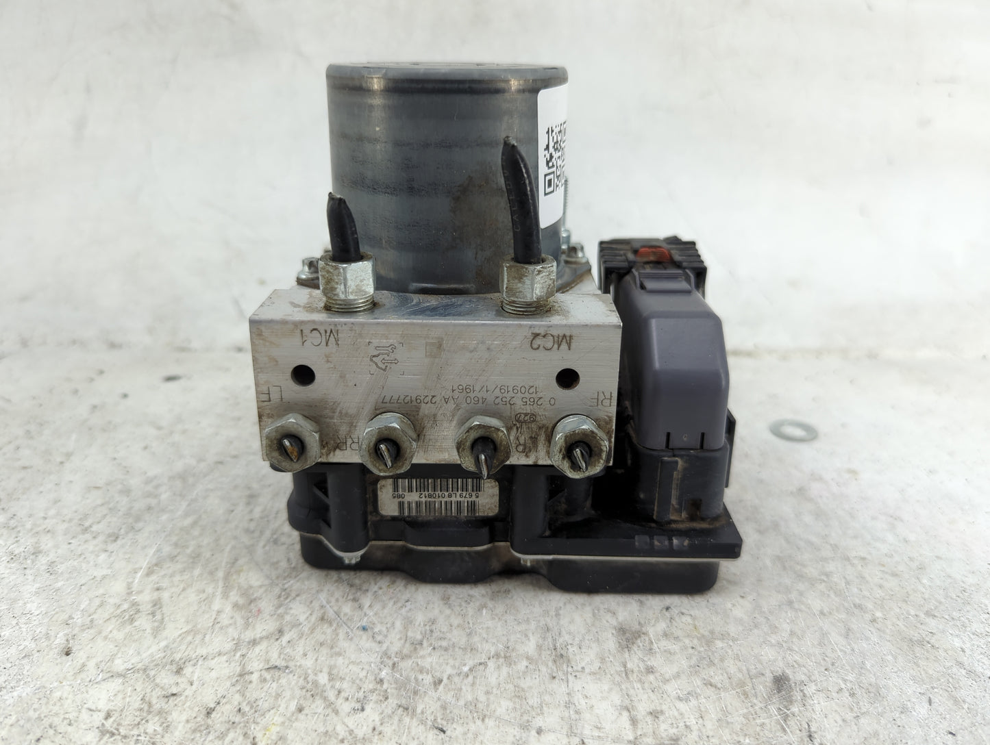 2017 Chevrolet Traverse ABS Pump Control Module Replacement P/N:0265252460AA 22912777 Fits Fits 2012 2013 2014 2015 2016 OEM