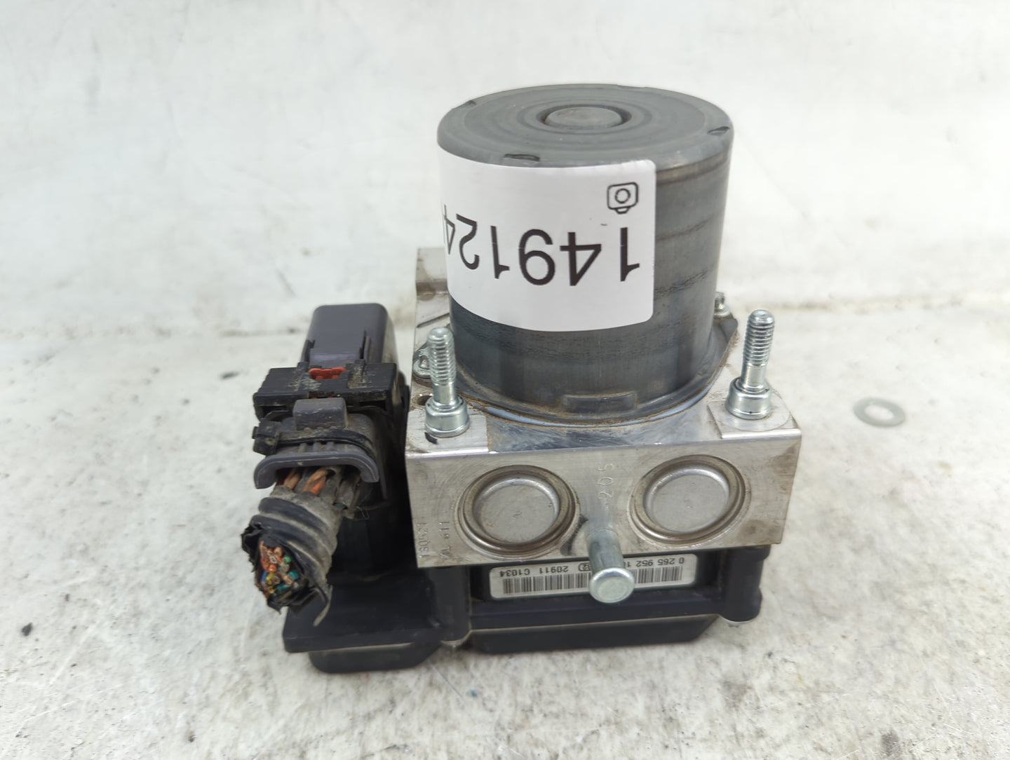 2017 Chevrolet Traverse ABS Pump Control Module Replacement P/N:0265252460AA 22912777 Fits Fits 2012 2013 2014 2015 2016 OEM