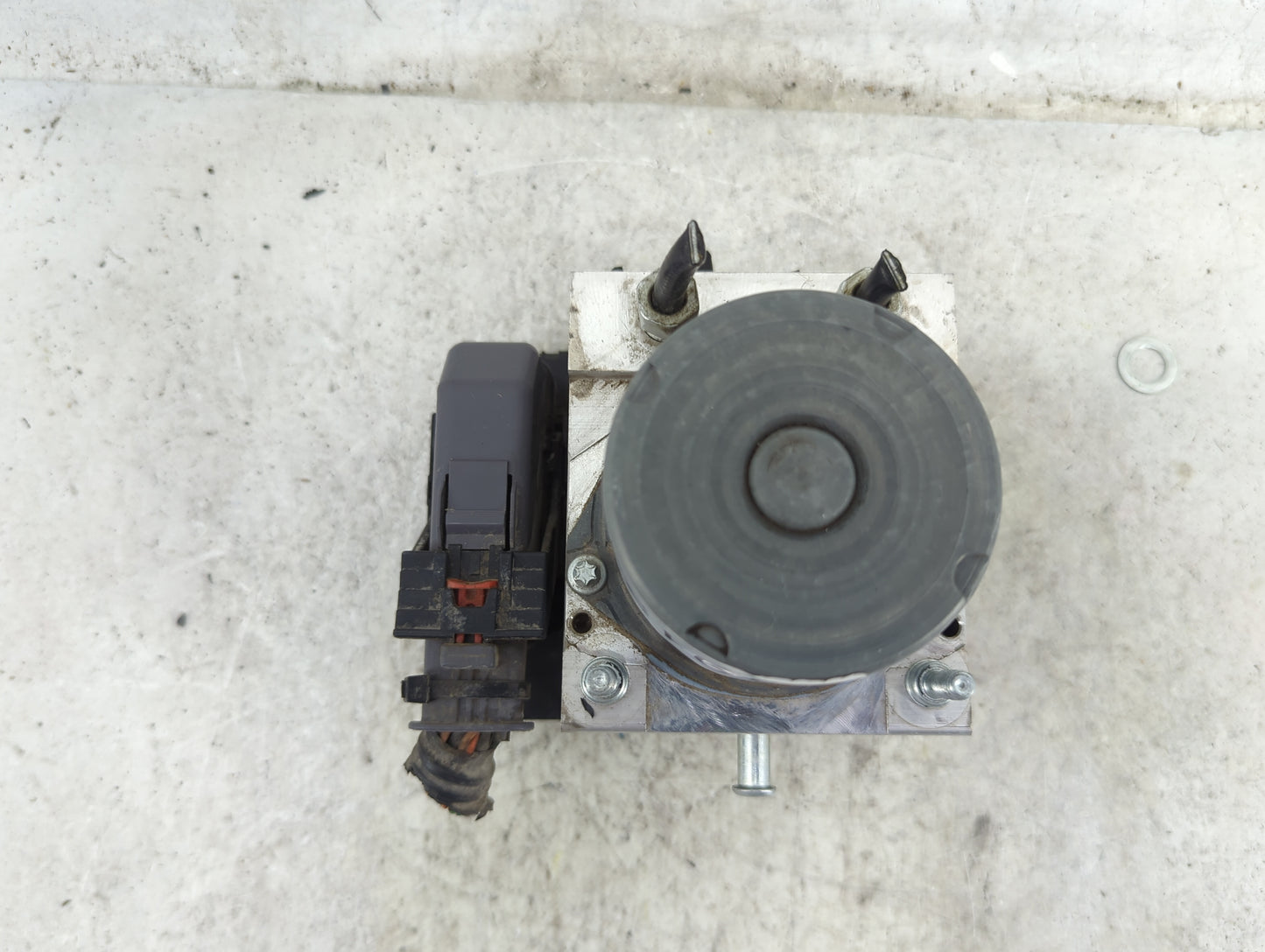2017 Chevrolet Traverse ABS Pump Control Module Replacement P/N:0265252460AA 22912777 Fits Fits 2012 2013 2014 2015 2016 OEM