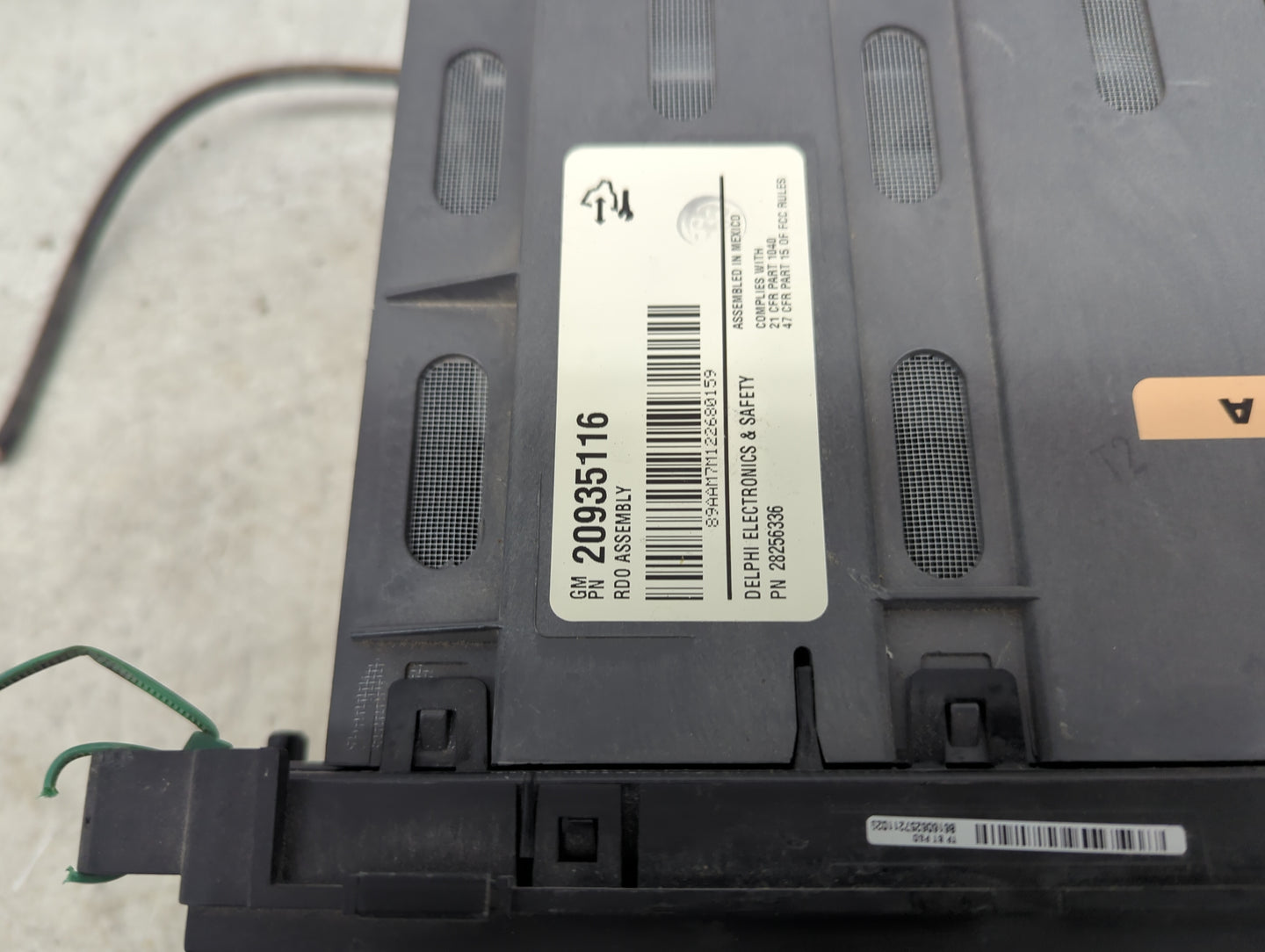 2012 Chevrolet Traverse Radio AM FM Cd Player Receiver Replacement P/N:20935116 28256336 Fits OEM Used Auto Parts - Oemuseda
