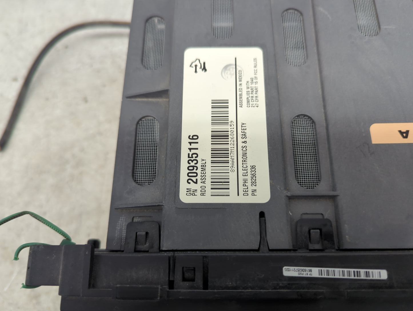 2012 Chevrolet Traverse Radio AM FM Cd Player Receiver Replacement P/N:20935116 28256336 Fits OEM Used Auto Parts - Oemuseda